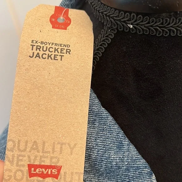 Levi’s Denim Jacket - Picture 4 of 5